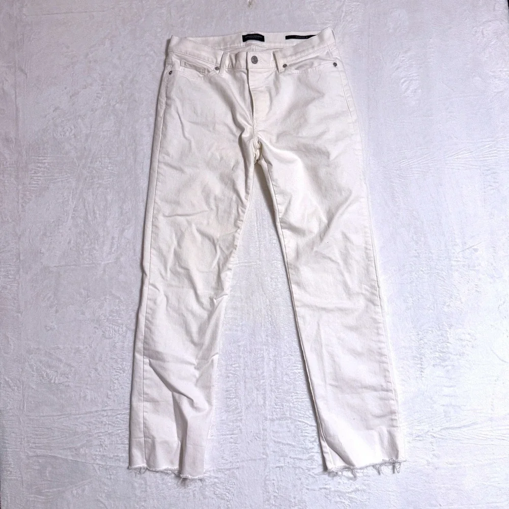 Banana Republic Premium Denim Girlfriend Jeans White Raw‎ Hem Size 28 Mid Rise